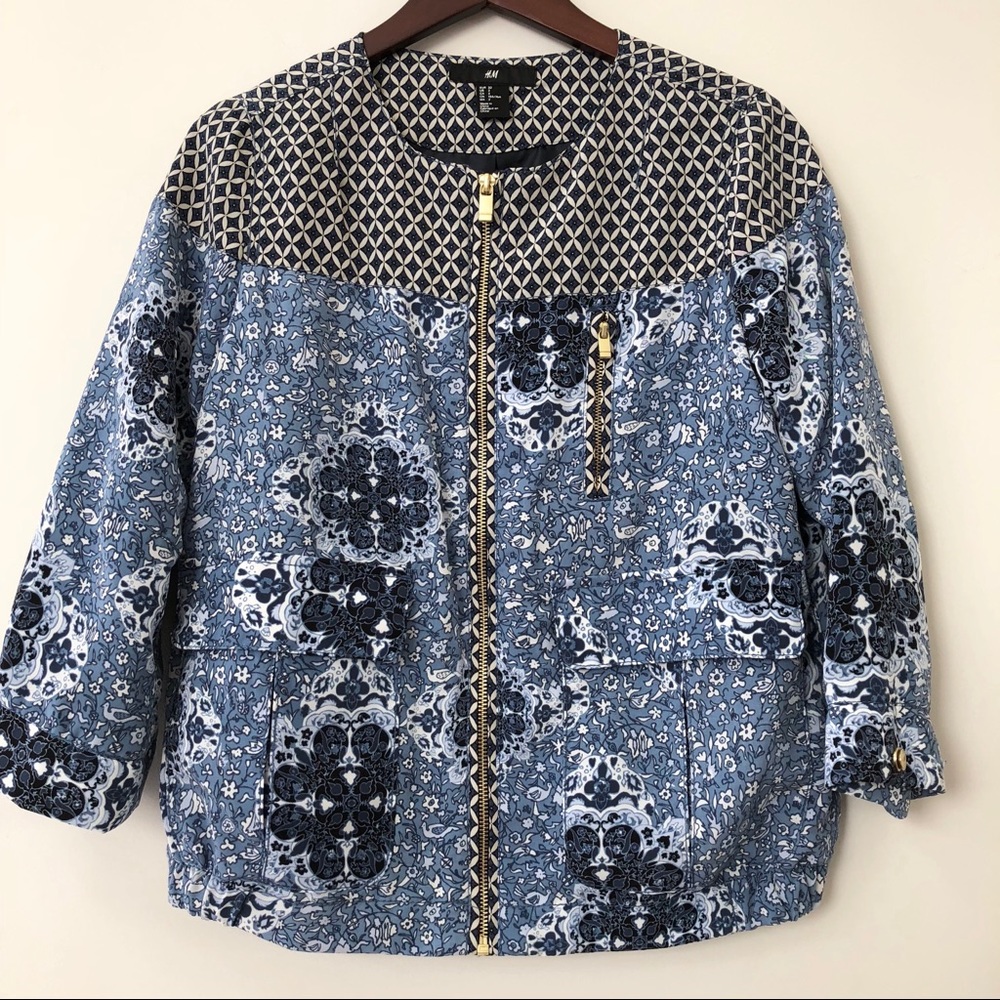h&m blue and white patterned jacket